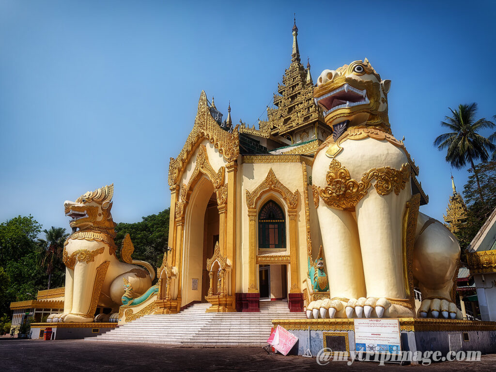 West entrance of Shwedagon Pagoda (2)