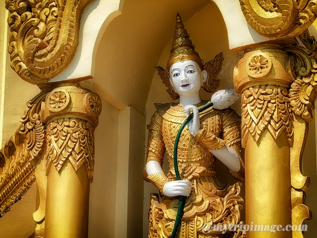 West entrance of Shwedagon Pagoda (4)