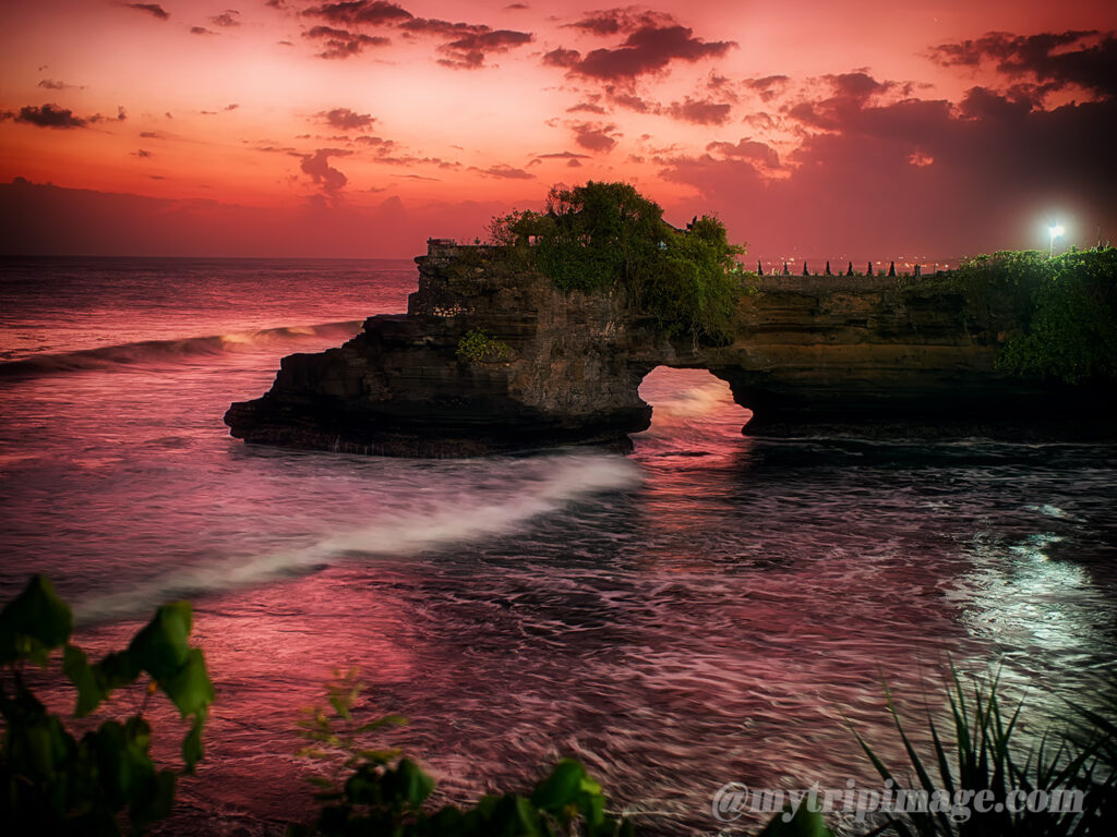 Sunset at Tanah Lot Temple (3)