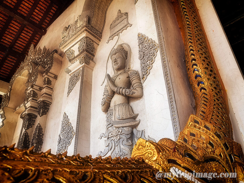 Main Prayer Hall at Wat Chedi Luang (2)