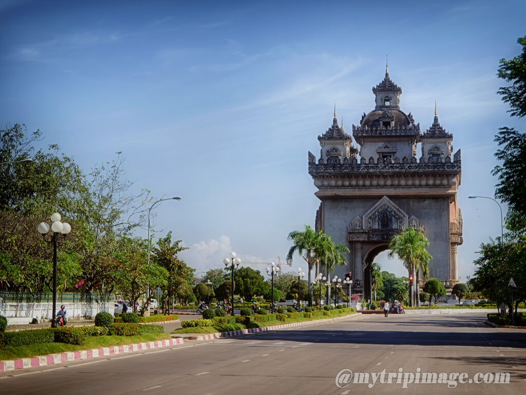 Patuxai Victory Monument  (1)