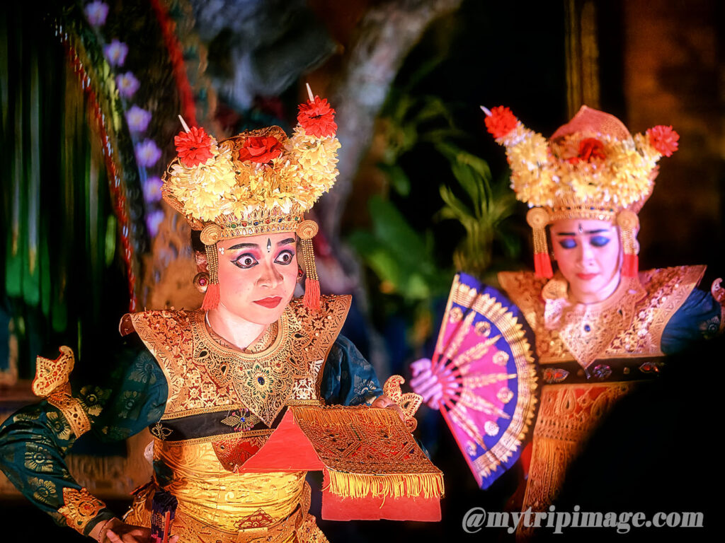 Barong Dance at Ubud Palace - Part.1 (3)