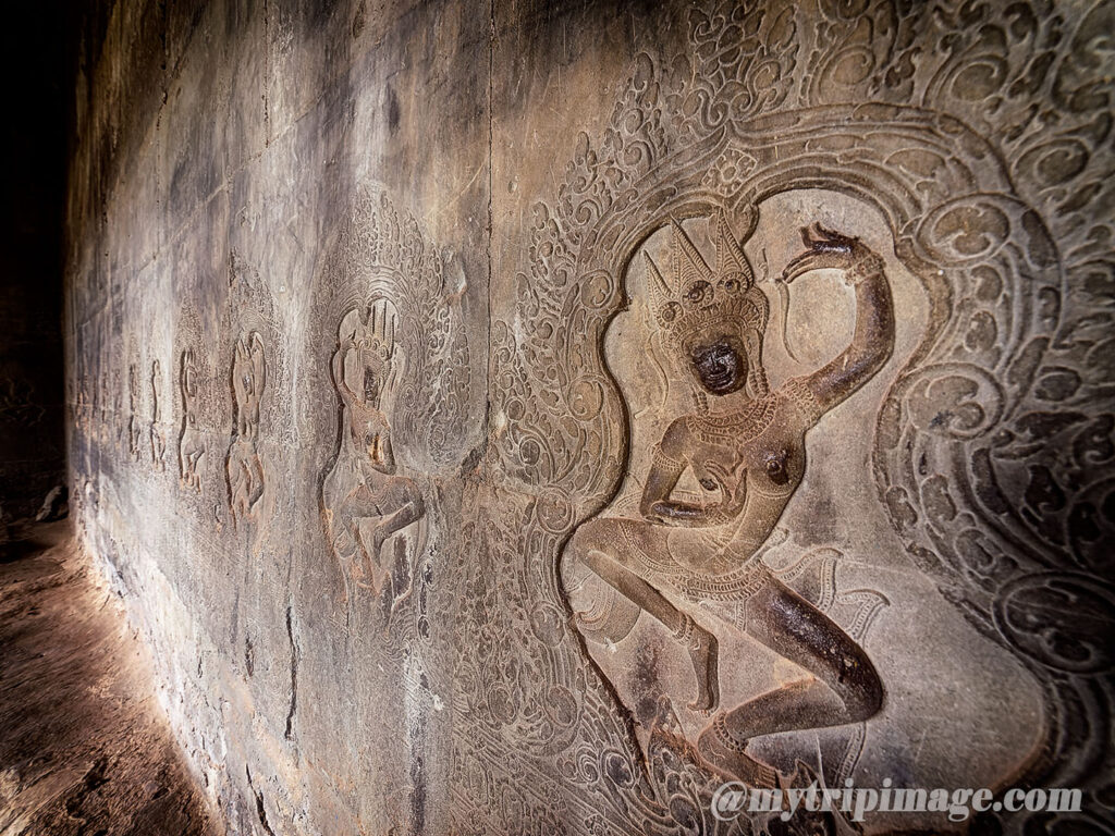 Devatas at Angkor Wat Part.2 (2)