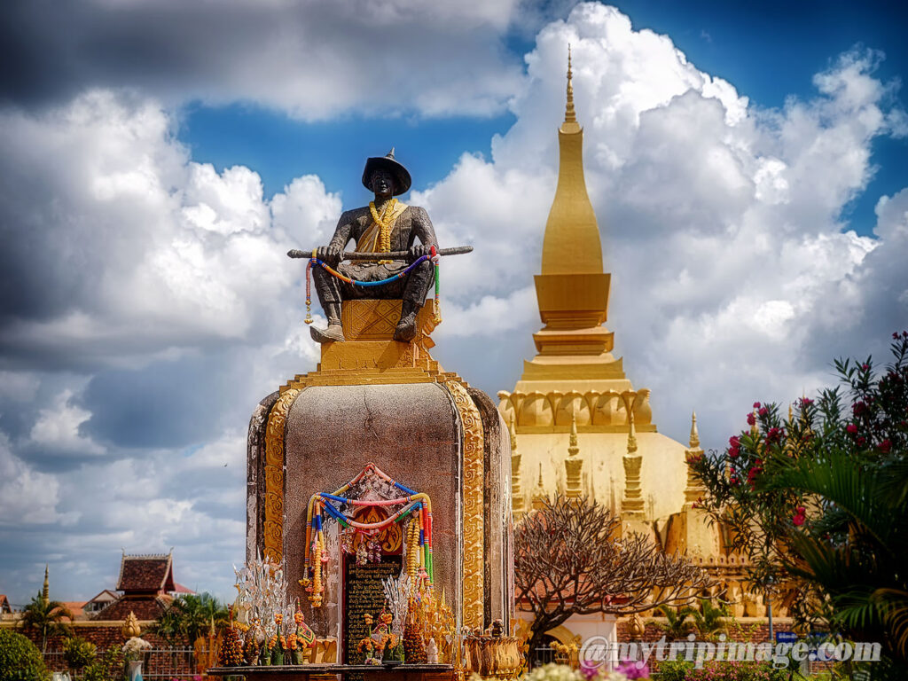 Pha That Luang (7)
