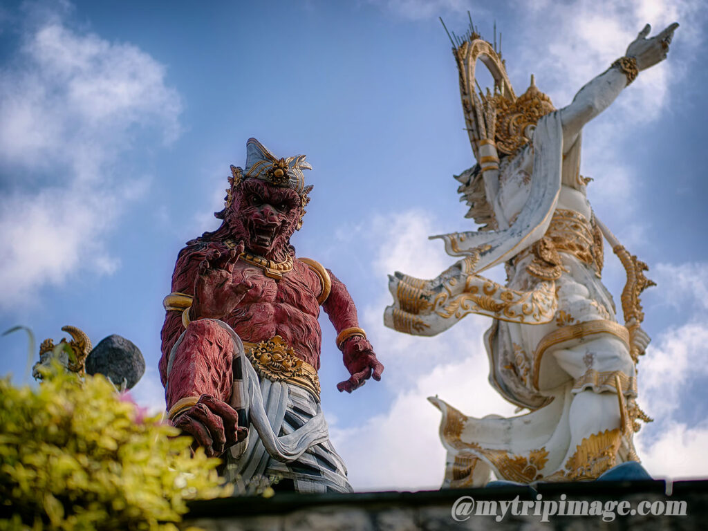 Titi Banda Statue (3)