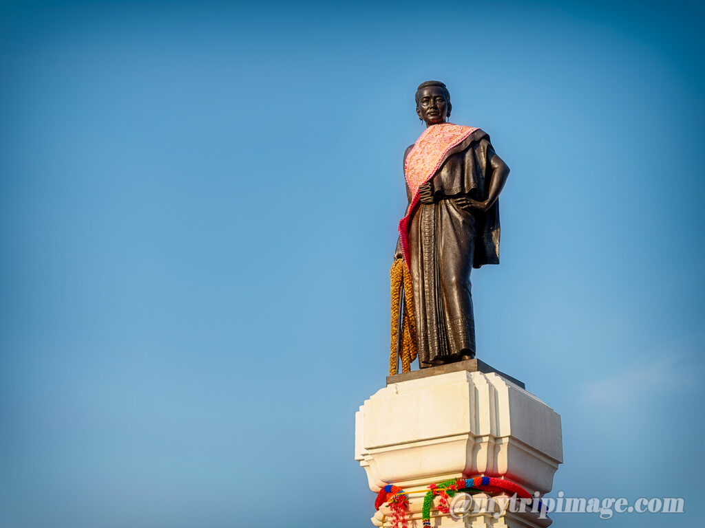 Thao Suranari Monument (1)