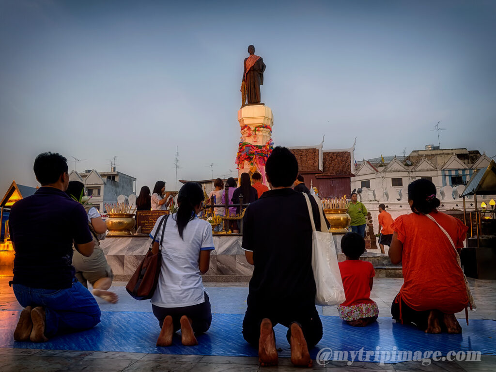 Thao Suranari Monument (3)
